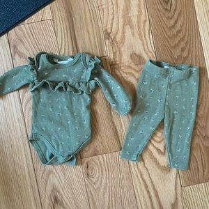 Onsie and pant set (0-3m)